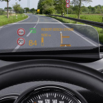 Дешево и сердито: Любое авто теперь сможет примерить проекционный экран от Bosch & BMW